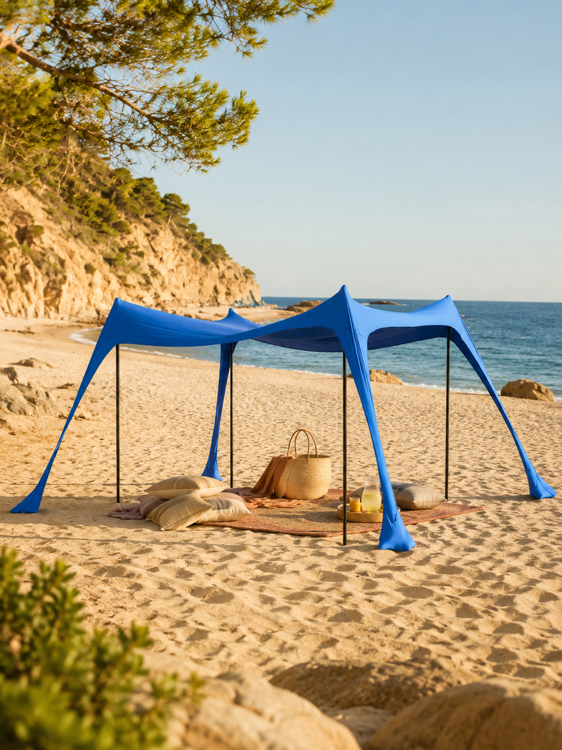 Plage avec tente ombre